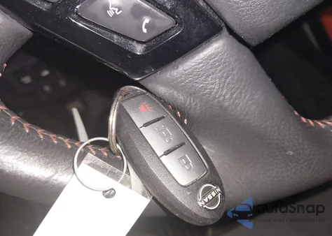 2022 Nissan Frontier Pro-4X 4X4 z USA, uszkodzony, nr VIN 1N6ED1EK8NN659381